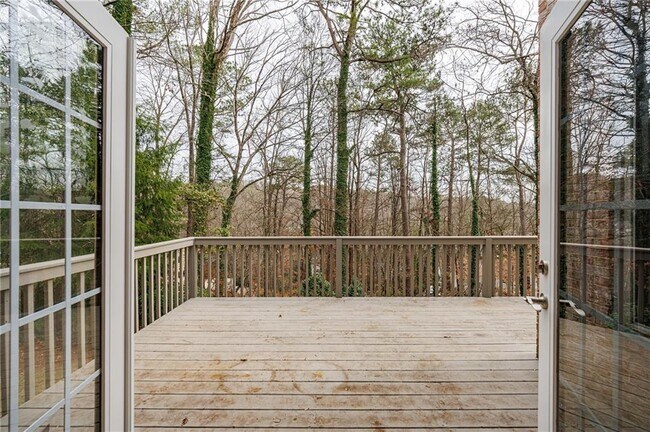 Building Photo - 125 River N Cir