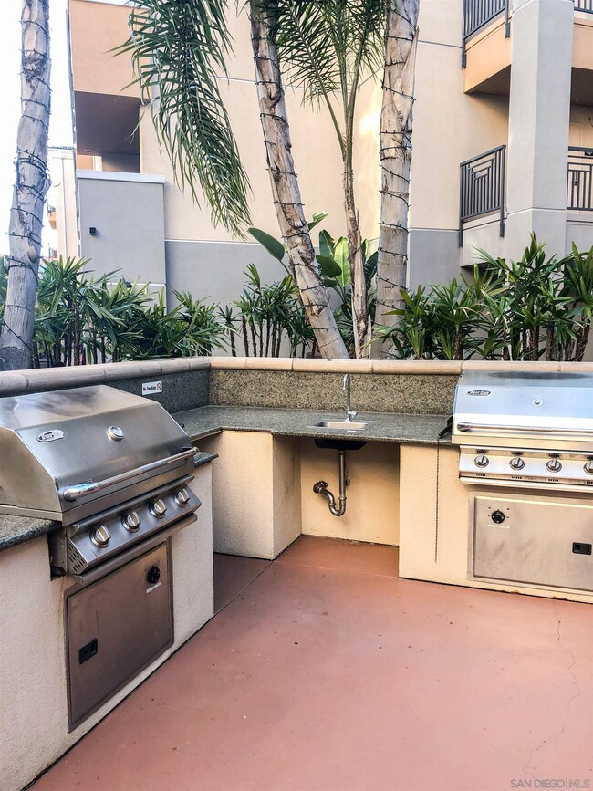 Building Photo - 3877 Pell Pl