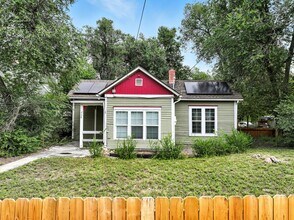 Building Photo - Beautifully Renovated Home with Modern Com...