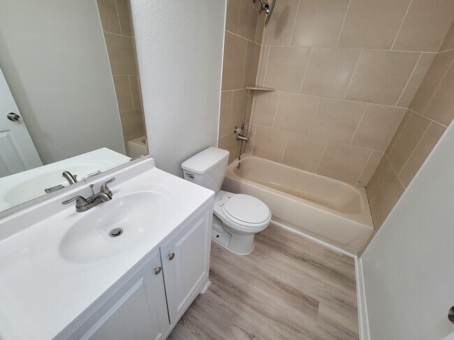 Building Photo - 8719 Valley Song Dr