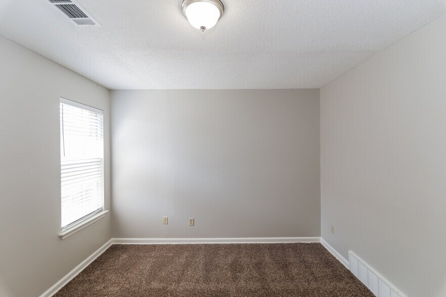 Building Photo - 1262 Breezy Valley Dr