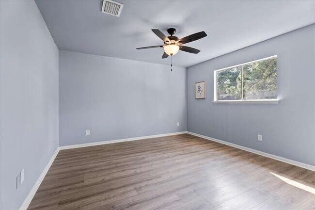 Building Photo - 1411 Grand Valley Dr