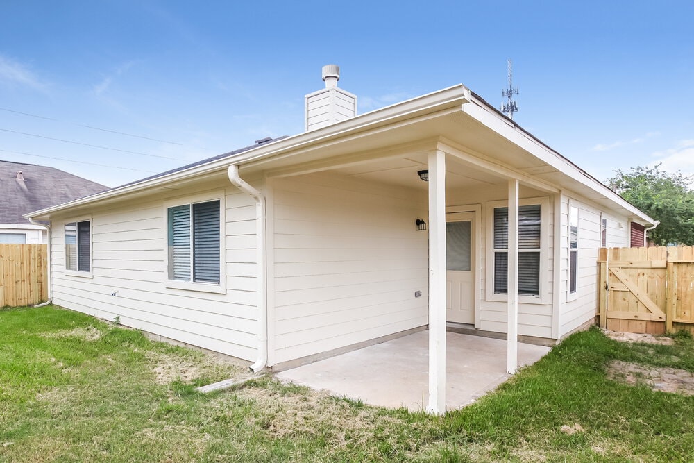 Building Photo - 25235 Clover Ranch Dr