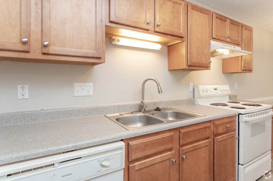 Interior Photo - Woodland Ridge