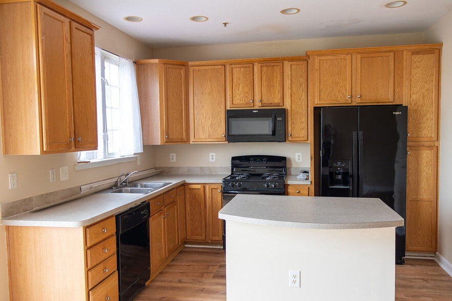 Kitchen - 23312 Brewers Tavern Way