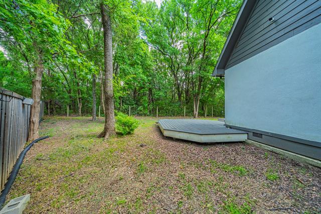 Building Photo - 1115 Douglas Dr