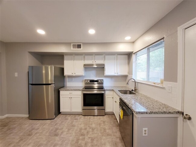 Building Photo - 19311 Lazy Valley Dr