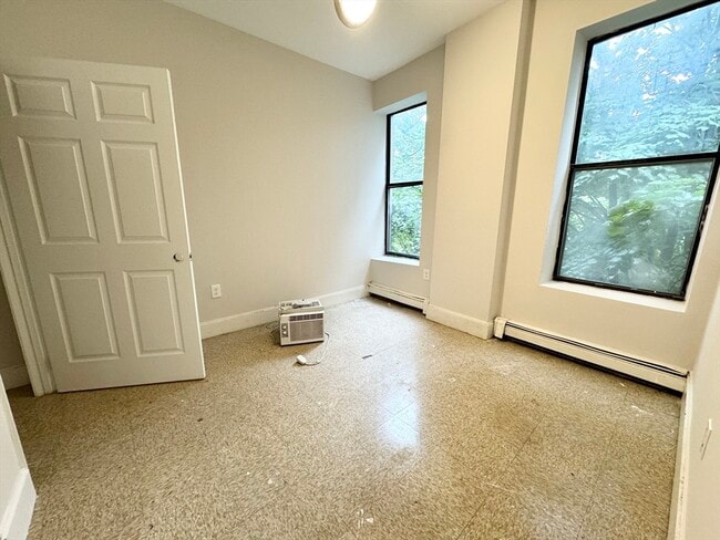 Building Photo - 15 Ruggles St