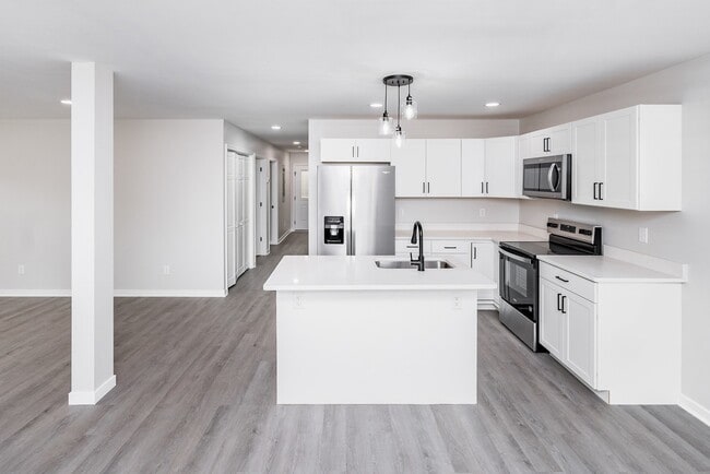 Building Photo - 1008 8th St