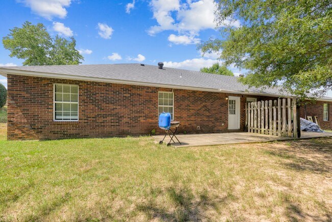 Building Photo - 721 Ethan Ln