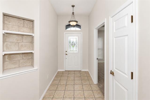 Building Photo - 2230 Park Hurst Dr