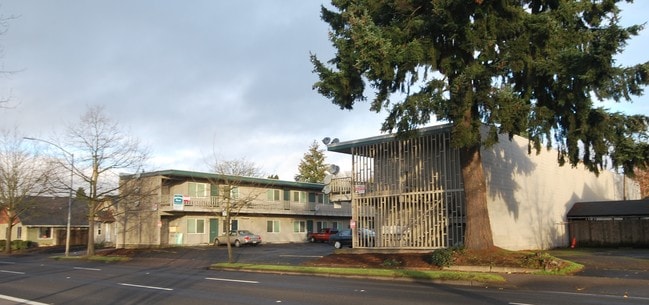 Building Photo - Westwood Plaza Apartments