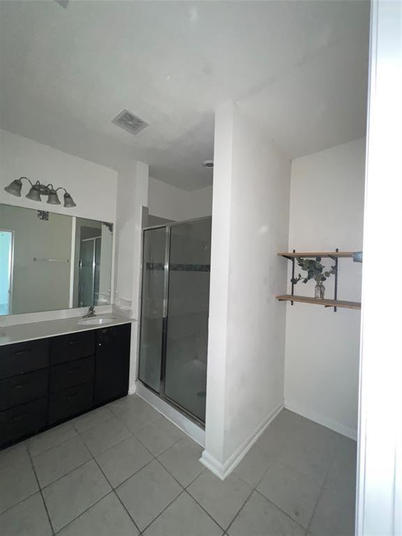 Building Photo - 4118 Lake Cypress Cir