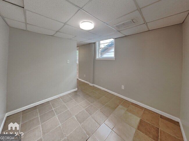Building Photo - 5730 Deerfield Ln