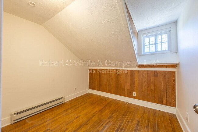 Building Photo - 77 Ashland St