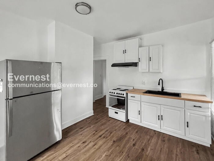 Building Photo - 1515 36th Pl N