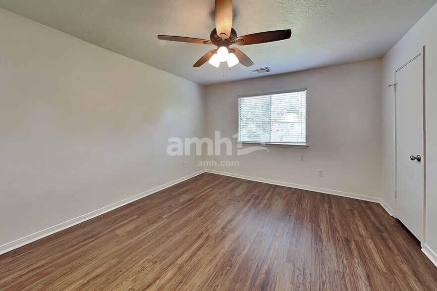Building Photo - 5349 Yale Dr