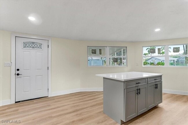 Building Photo - 190 Tarpon Rd