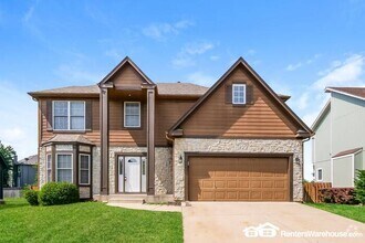 Building Photo - 4 Bed 2.5 Bath For Rent In Olathe! Availab...