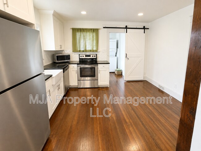 Building Photo - 144 S 500 W