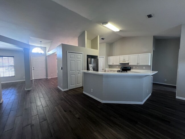 Building Photo - UPDATED 3/2/2
