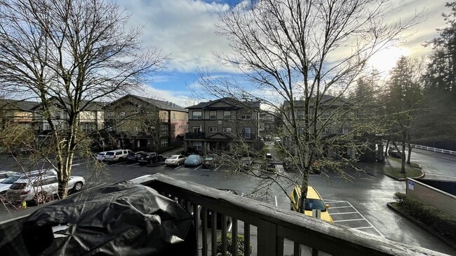 Building Photo - Sherwood Corner 3 Bed 2.5 Bath Townhome on top floor~  Reserved Parking and Washer & Dryer and Co...