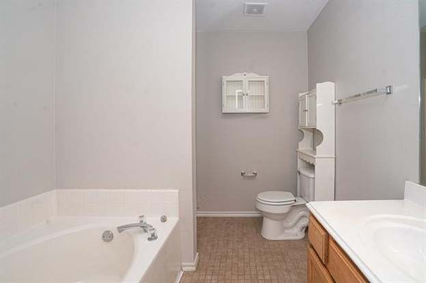 Building Photo - 2704 Frontier Ln