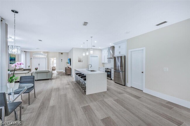 Building Photo - 8260 Laurel Lakes Blvd