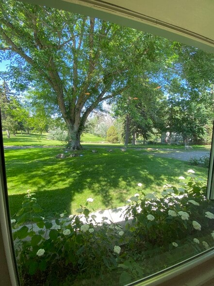 Building Photo - 1446 Norman Park Dr