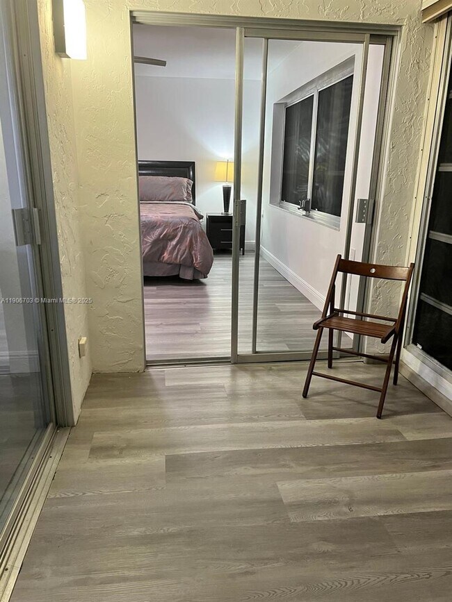 Building Photo - 1208 Bahama Bend