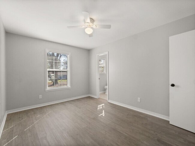 Building Photo - 506 Vernon St