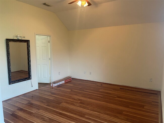 Building Photo - 13113 Sunset Cliff Ct