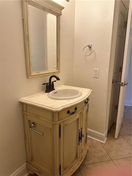 Building Photo - 3008 5th St