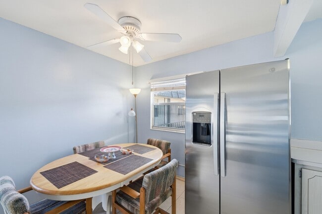 Building Photo - 669 Saxony Trail