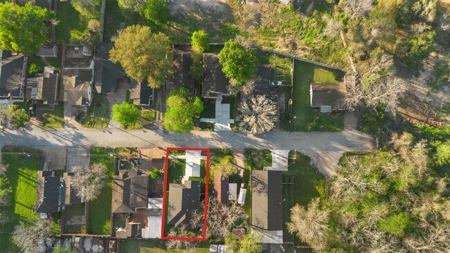 Building Photo - 615 Lettie St