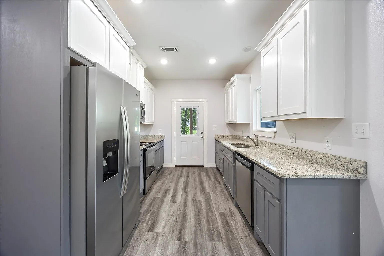 Kitchen - 108 W Locust St