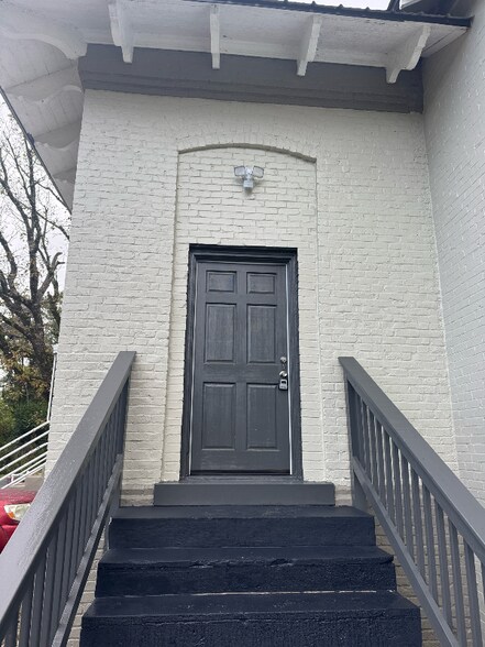 Primary Photo - 13 Smythe St