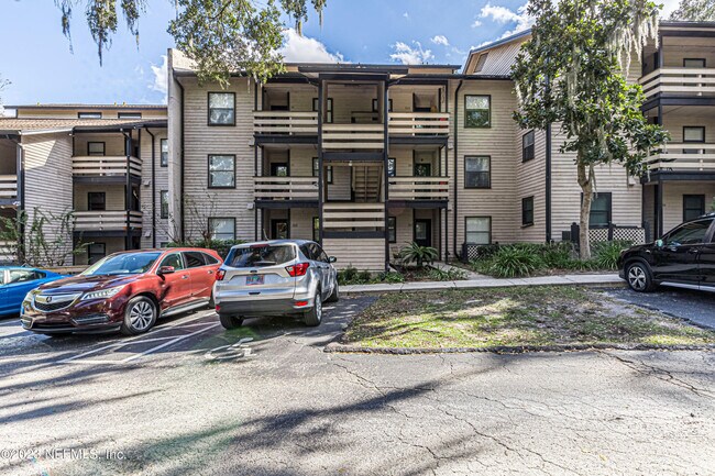 Building Photo - 1604 Arcadia Dr