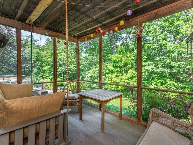 Building Photo - 203 Brick School Rd