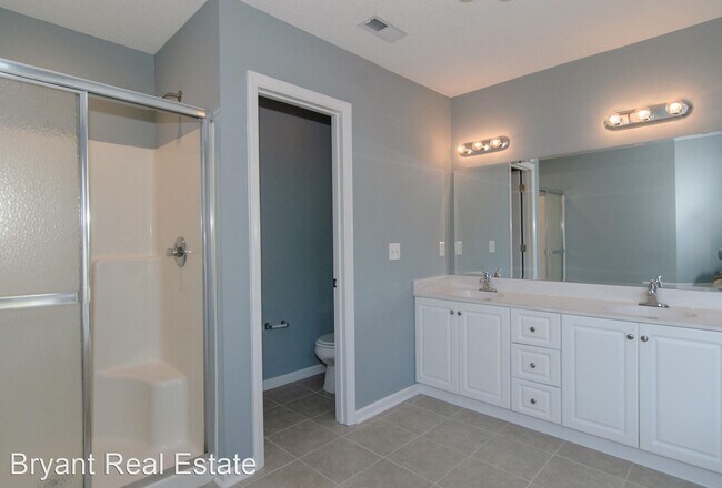 Building Photo - 4106 Breezewood Dr