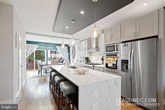 Building Photo - 1272 Oates St NE