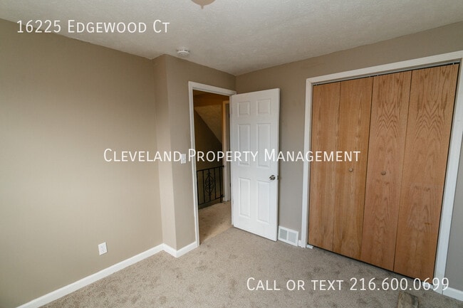 Building Photo - 16225 Edgewood Ct