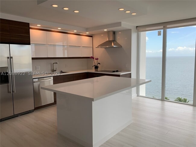 Building Photo - 881 Ocean Dr