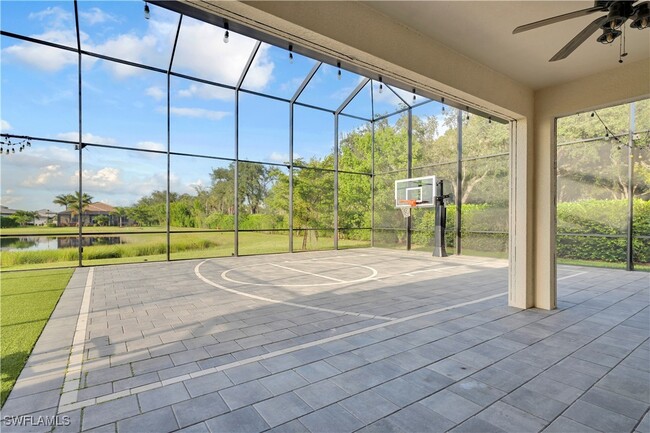 Building Photo - 11884 Boxelder Way