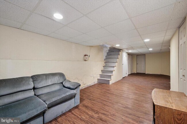 Building Photo - 1639 Wolf St