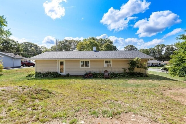 Building Photo - 18 Brookfield Dr