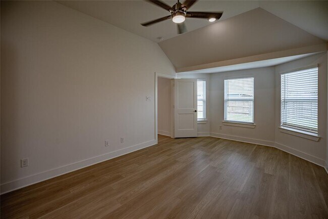 Building Photo - 8622 Sun Coral Dr