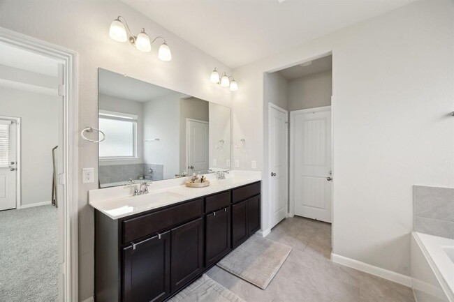 Building Photo - 3039 Forest Creek Dr