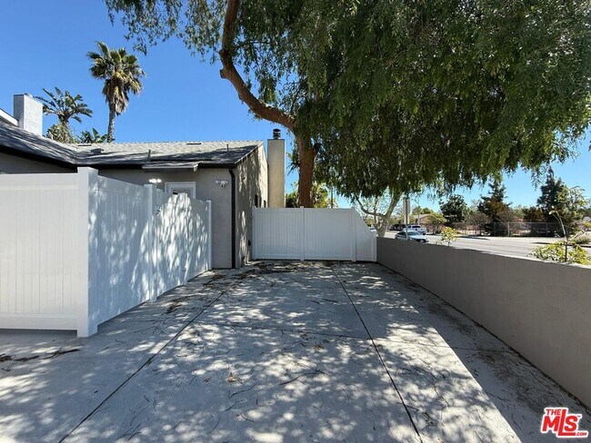 Building Photo - 6403 Gentry Ave