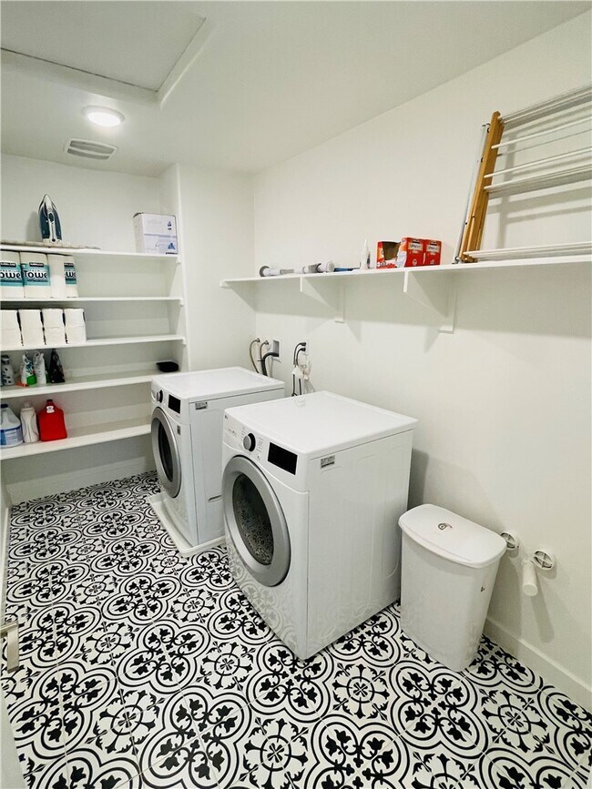 Building Photo - 30891 Laelia Cir